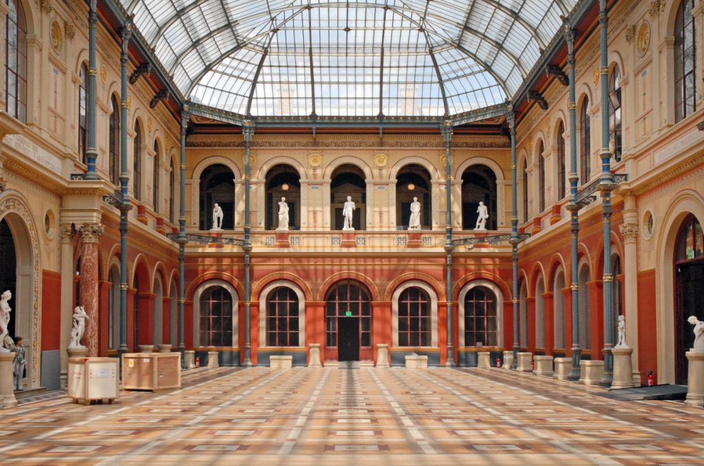 Documentaire: L'ECOLE DES BEAUX-ARTS DE PARIS documentaire architecture et construction sur www.btp-cours.com