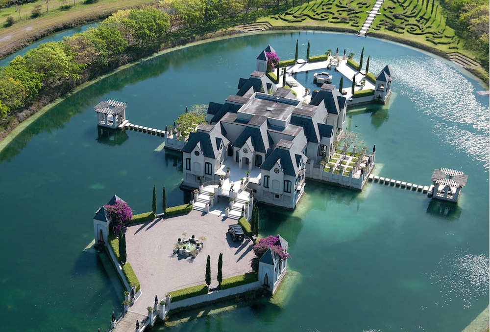 Le Chateau Artisan 13 MAISONS LES PLUS INSOLITES ET LES PLUS CHÈRES DU MONDE