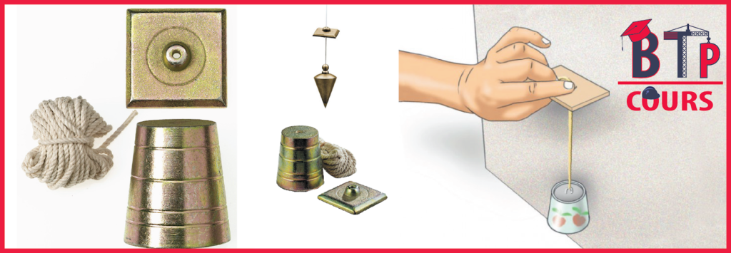 Comment la verticalité de la structure est vérifiée pendant la construction?