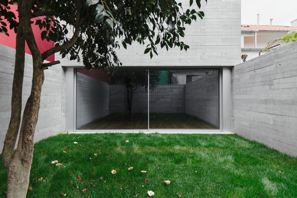 Maison à Rua de Marracuene / Base Arquitetura