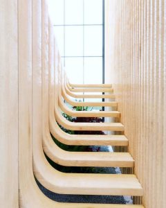 escalier minimaliste en forme d'ADN