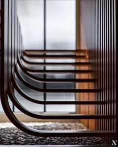 escalier minimaliste en forme d'ADN