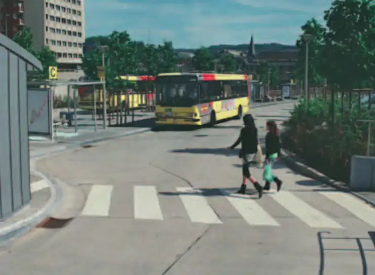 Pour les arrêts de bus très fréquentés, le béton représente également une solution de choix, comme la station de Jemeppe sur Meuse le montre