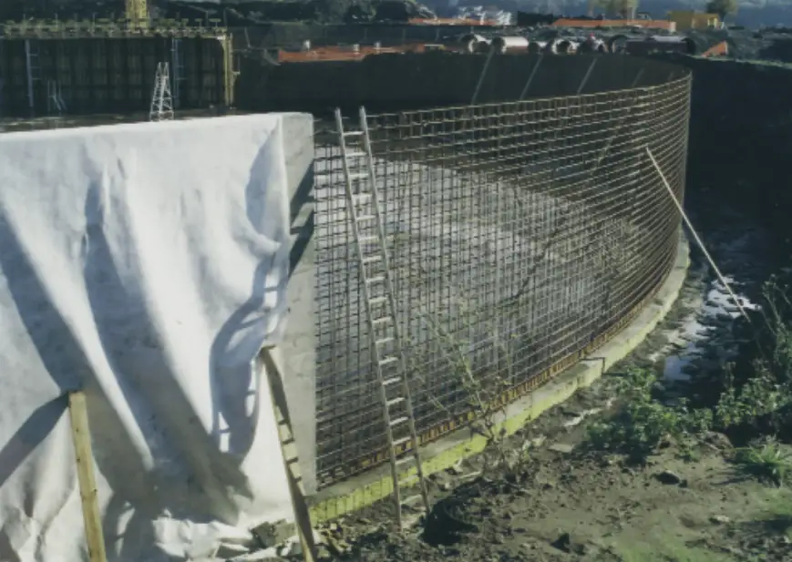 Voile protégé par une toile après décoffrage