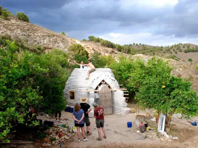 Projet de construction dun dome en earthbag en Espagne