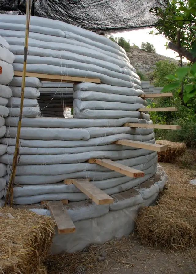 Projet de construction dun dome en earthbag en Espagne