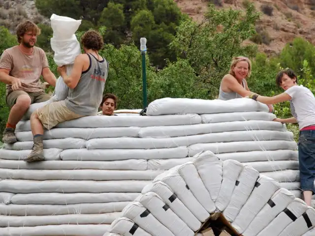 Projet de construction dun dome en earthbag en Espagne