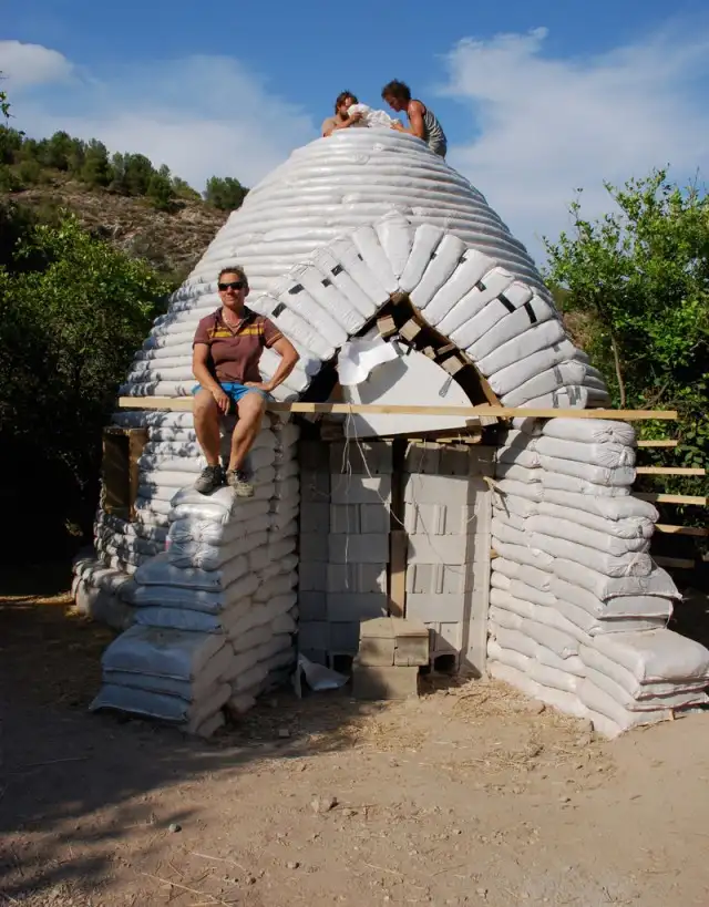 Projet de construction dun dome en earthbag en Espagne