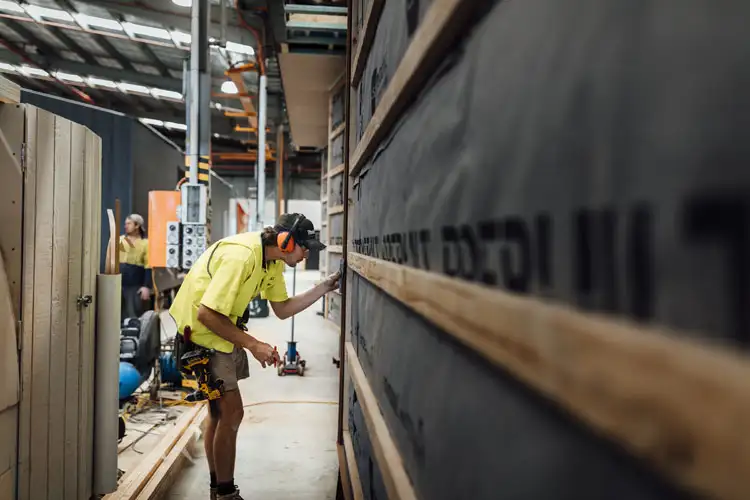 Les maisons prefabriquees permettent de reduire les dechets de construction en utilisant des materiaux de construction de taille standard